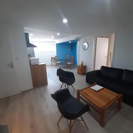 דירה 50m2 Rez De Chaussee En Plein Centre Garage Gratuit