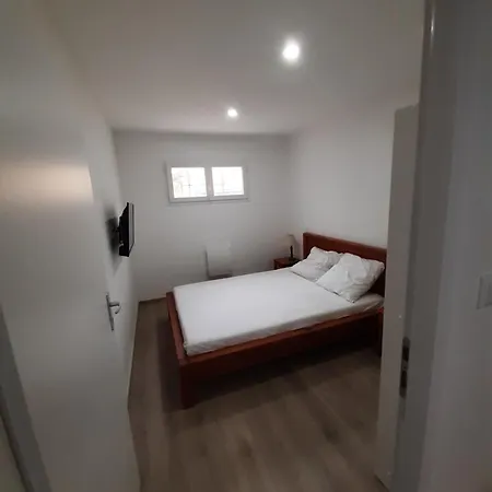 50m2 Rez De Chaussee En Plein Centre Garage Gratuit * Valras-Plage
