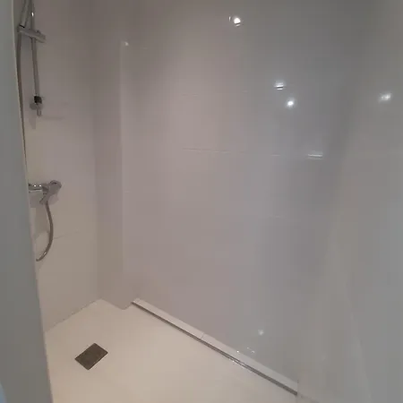 50m2 Rez De Chaussee En Plein Centre Garage Gratuit דירה *